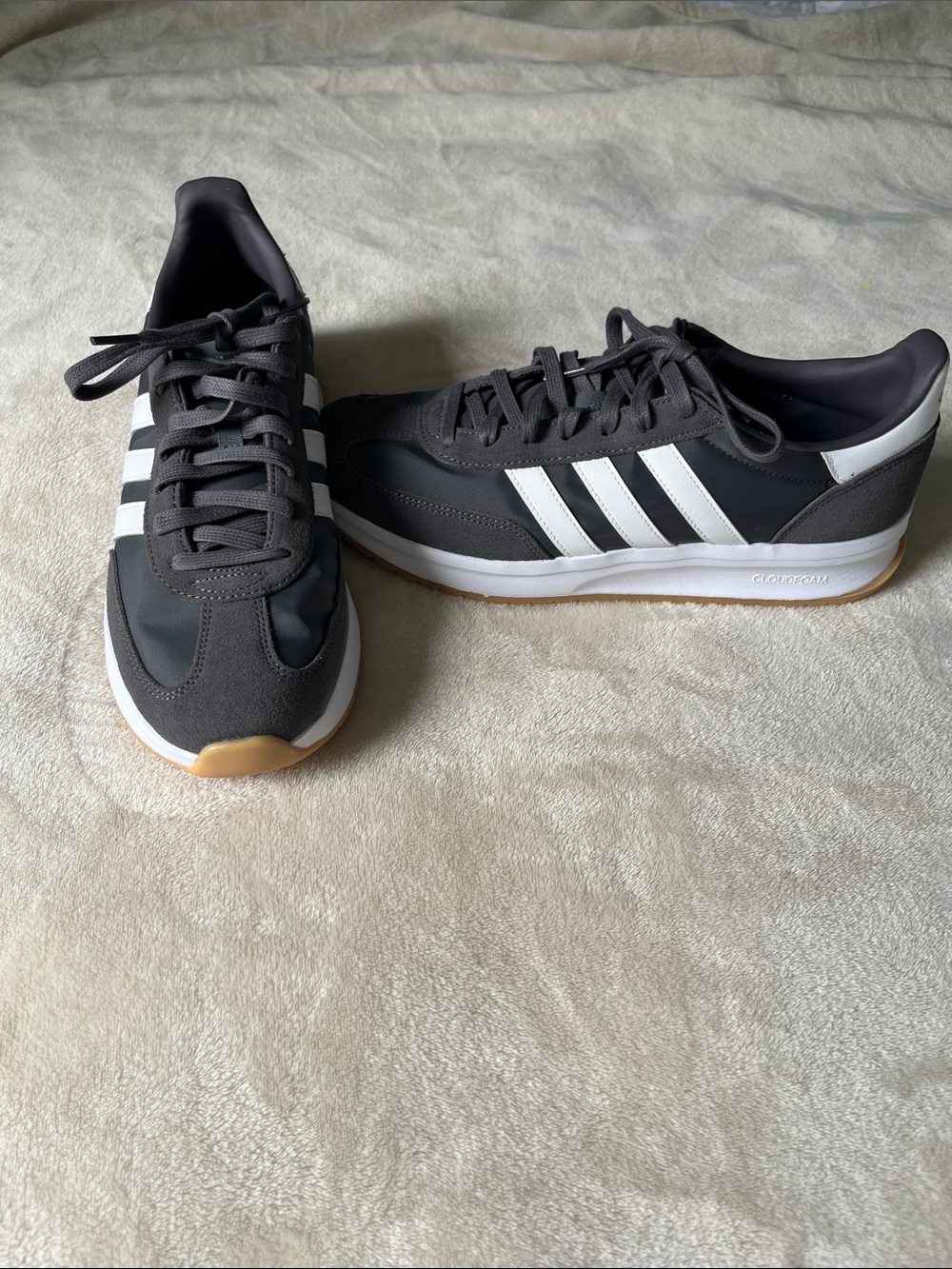 adidas Men's Black and White Retro Runner Sneakers